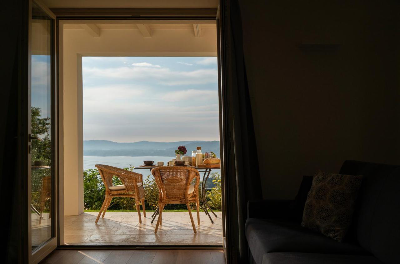 La Mascarana Appartement Lesa Buitenkant foto