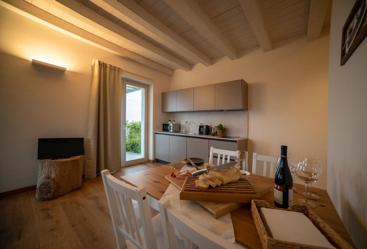 La Mascarana Appartement Lesa Buitenkant foto