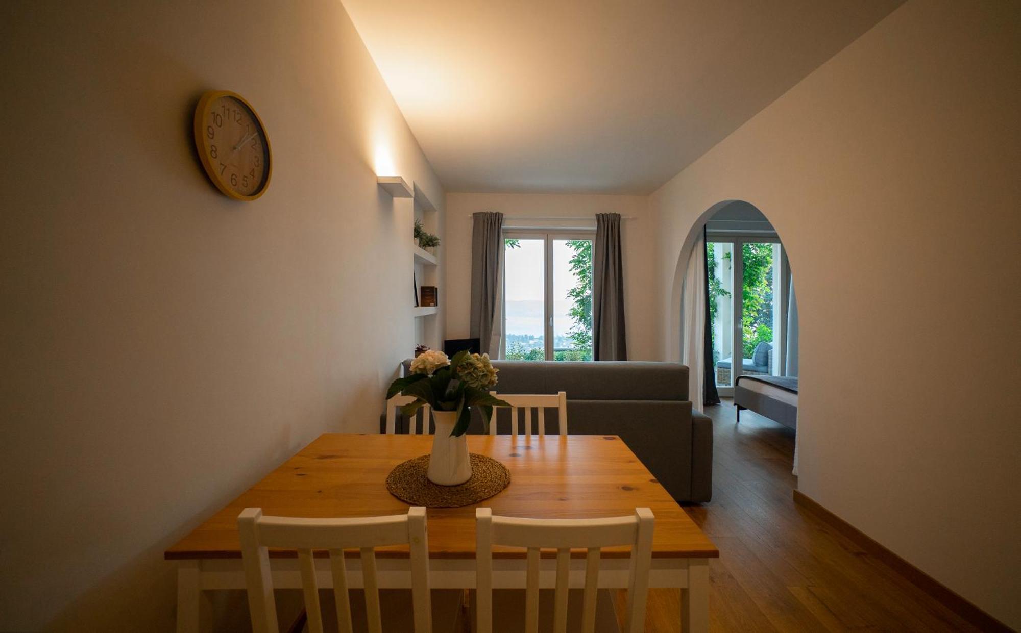 La Mascarana Appartement Lesa Kamer foto