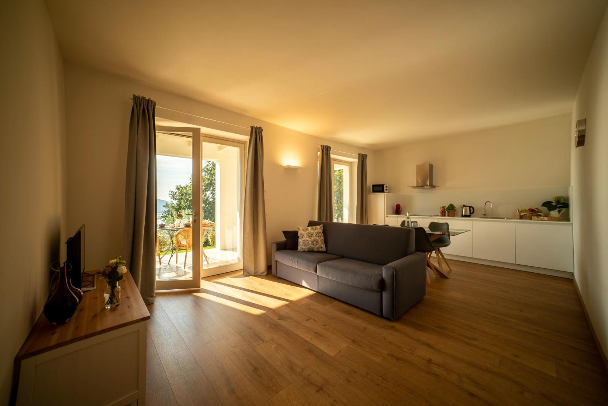 La Mascarana Appartement Lesa Kamer foto