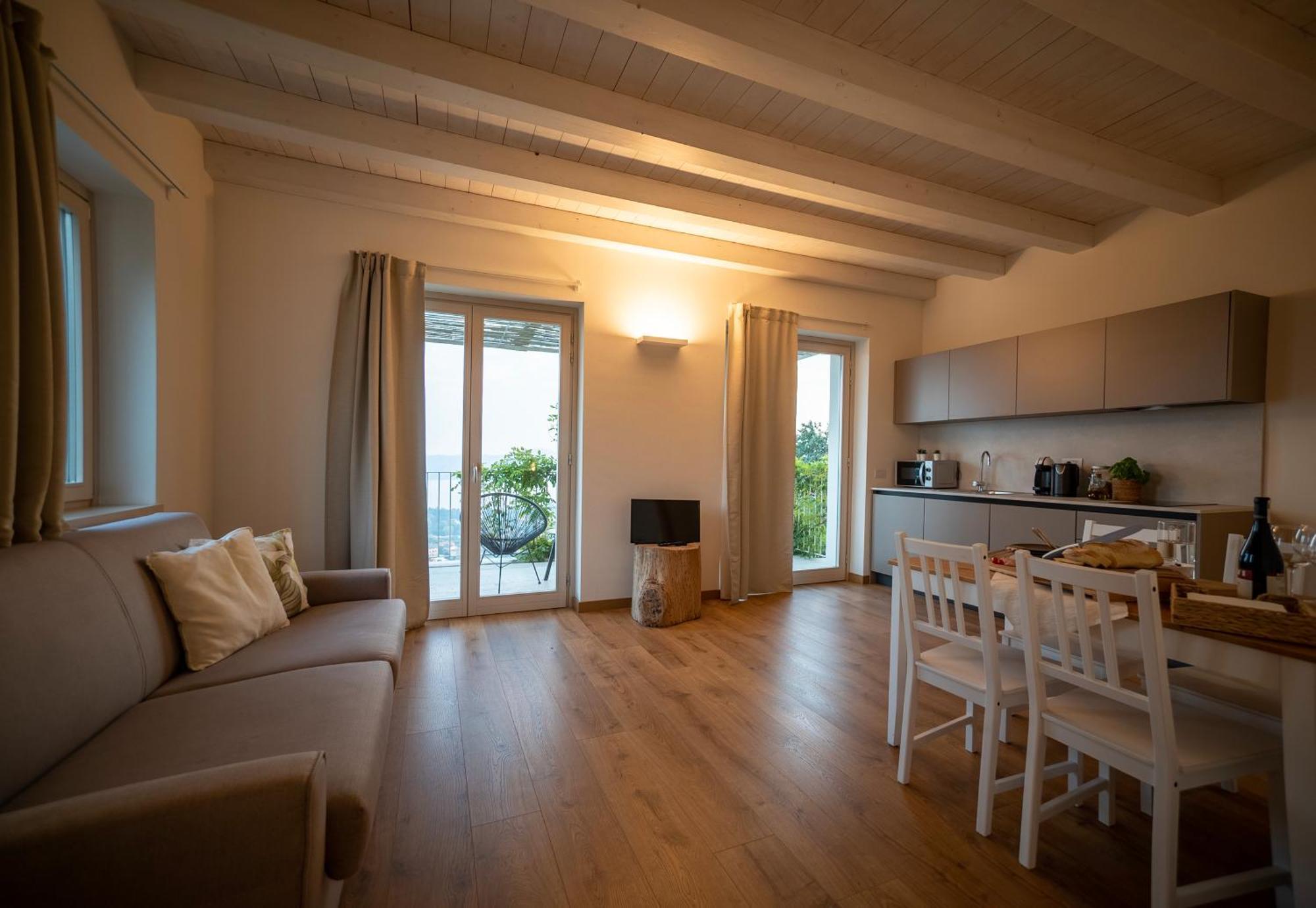 La Mascarana Appartement Lesa Kamer foto