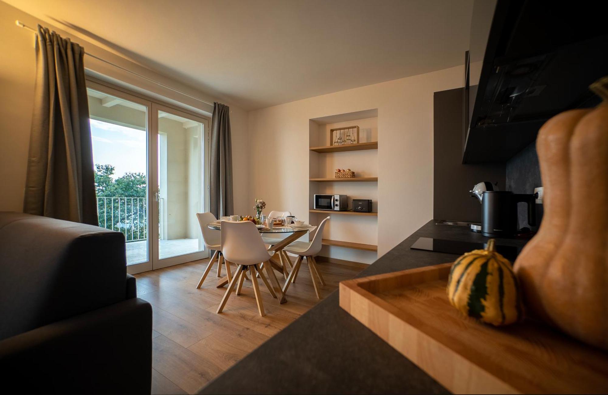 La Mascarana Appartement Lesa Kamer foto